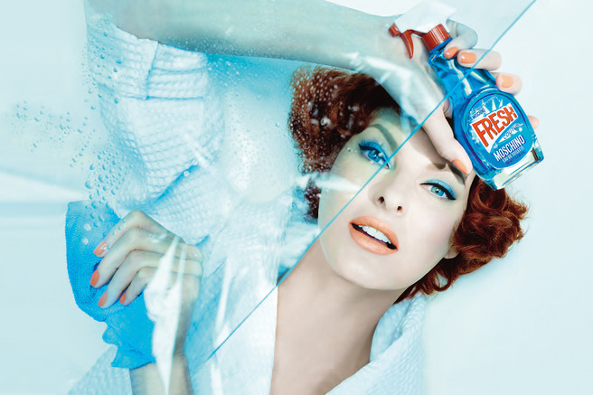 ������� ����� �� ������ Moschino