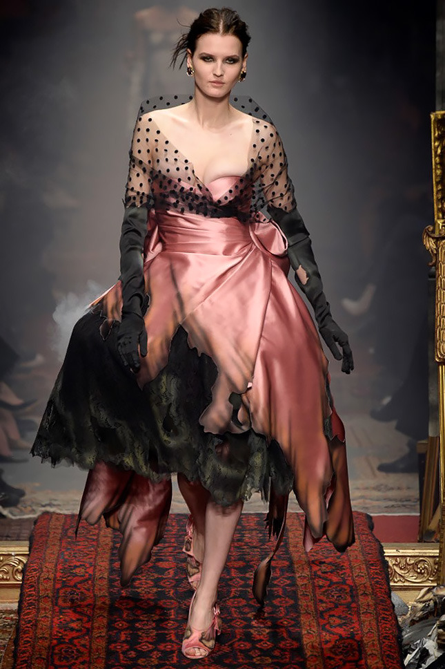 Moschino �����-���� 2016