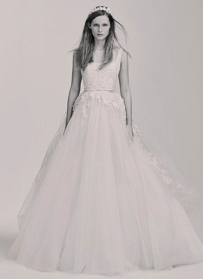 Elie Saab ��������� ����� ������� ��� ������