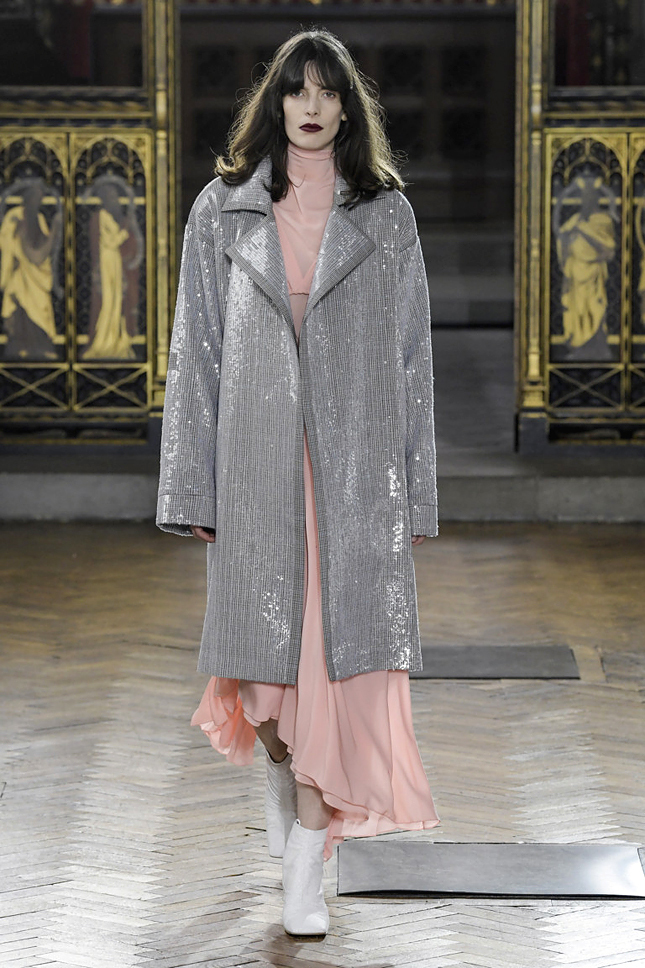 Sharon Wauchob �����-���� 2017