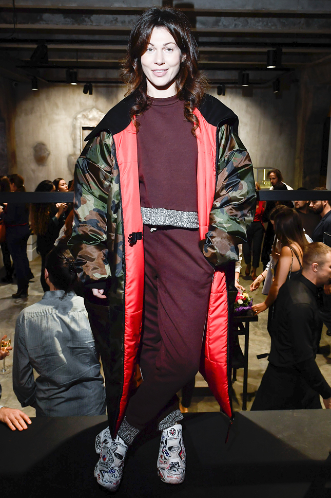 ������� ������� �� �������� Who I Am Gallery