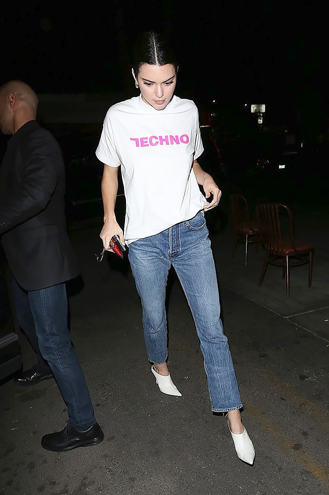 ������� ������� � �������� Alyx, ������� Re/Done � ���������� Cline � ���������