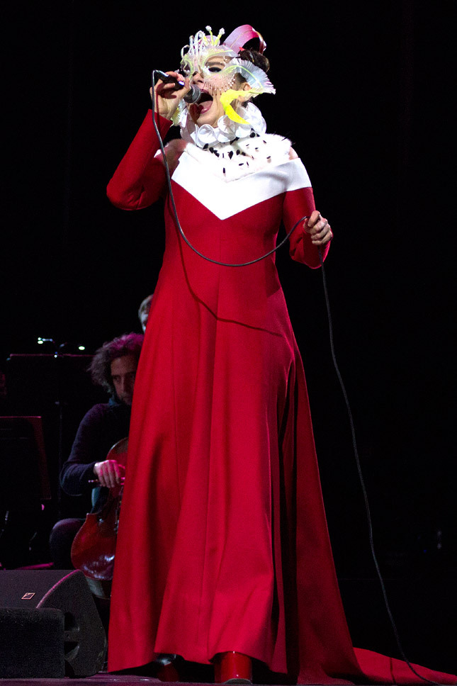 ����� � ������ Valentino � � ������ James Merry �� �������� � �������