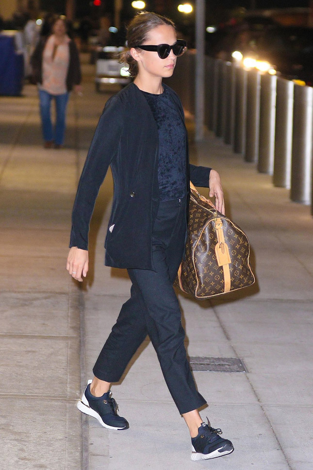 ������ �������� � ������ � � ���������� Louis Vuitton � ���-�����