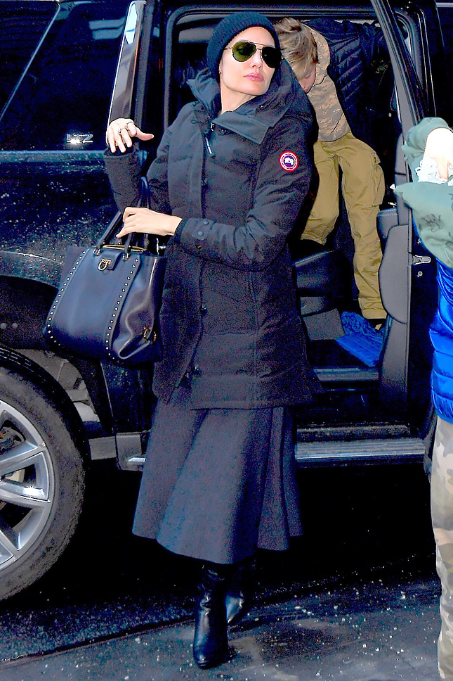 ��������� ����� � ����� Canada Goose, � ������� � � ������ Salvatore Ferragamo � ���-���������