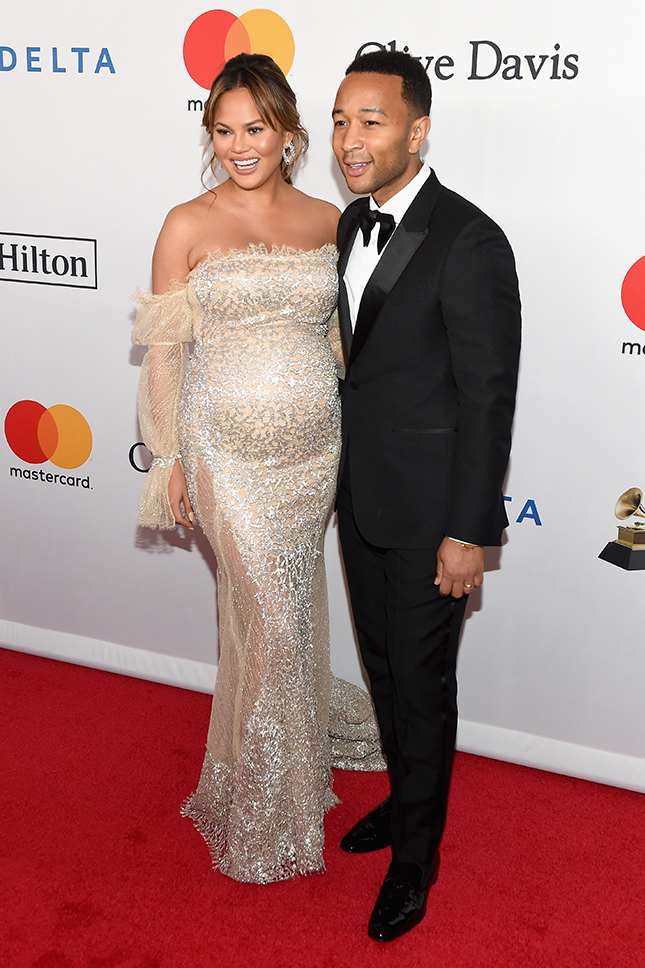 ������ ������ � Jonathan Simkhai � ���� ������� � Ermenegildo Zegna Couture �� ��������� Pre-Grammys � ���-�����