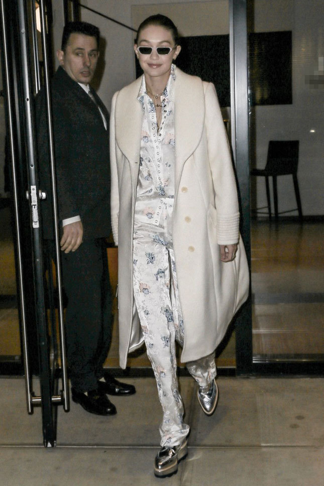 ������ ����� � ������� Jourden, ������ Prada � � ������ Jason Stalvey � ���-�����