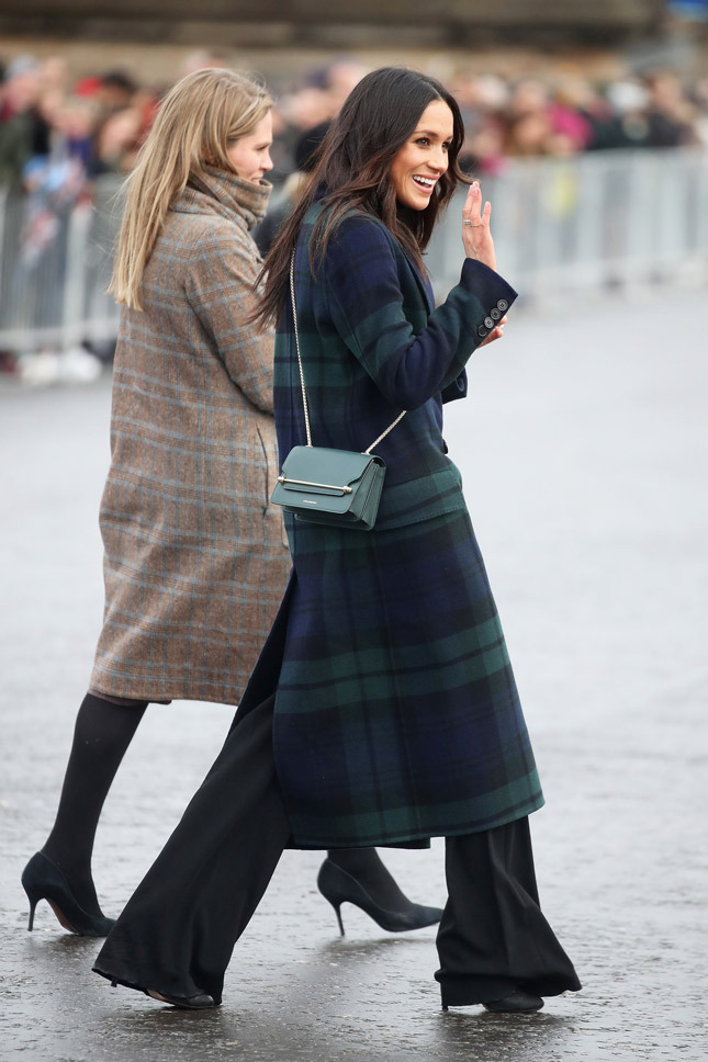 ����� ����� � ������ Burberry � � ������ Strathberry � ���������