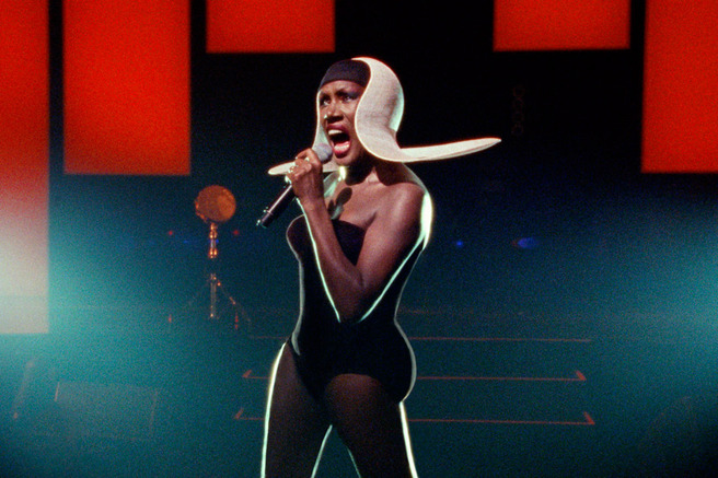 �������������� ������ � ����� ����� � M.I.A � �� ��������� Beat