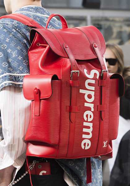 ������ ���� Supreme ����� ������� �� ��������