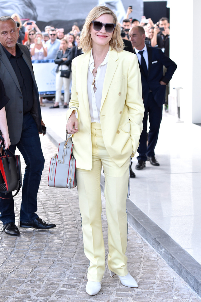 ���� �������� � ������� Calvin Klein � ������