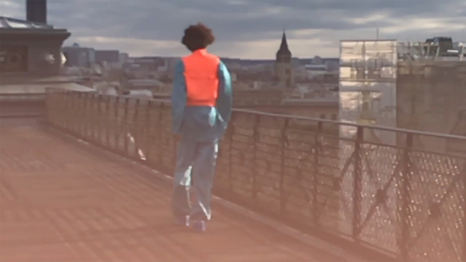 ������ ���������� ������ Louis Vuitton � 15:30 �� ����������� �������