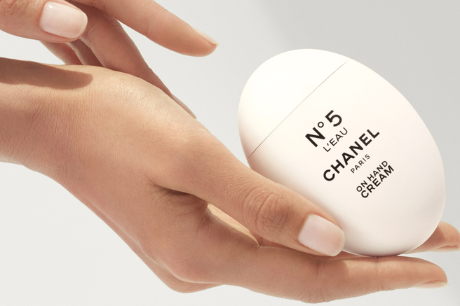 ����� ������ �����-������ Chanel � �������� L'Eau �5