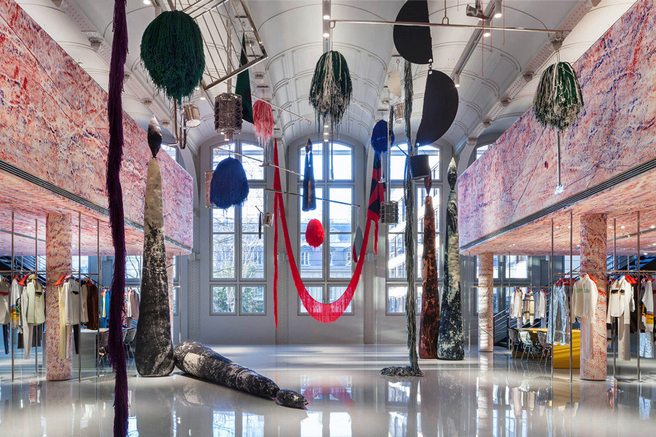 �������� ������������ Calvin Klein 205W39NY� ����������� � �����-����������