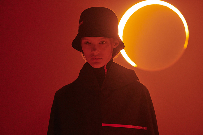 Prada ������������� Linea Rossa